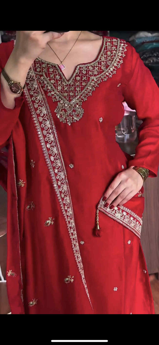 Women Lal Jora